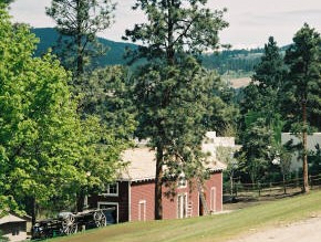 may11 barn small.jpg (34886 bytes)